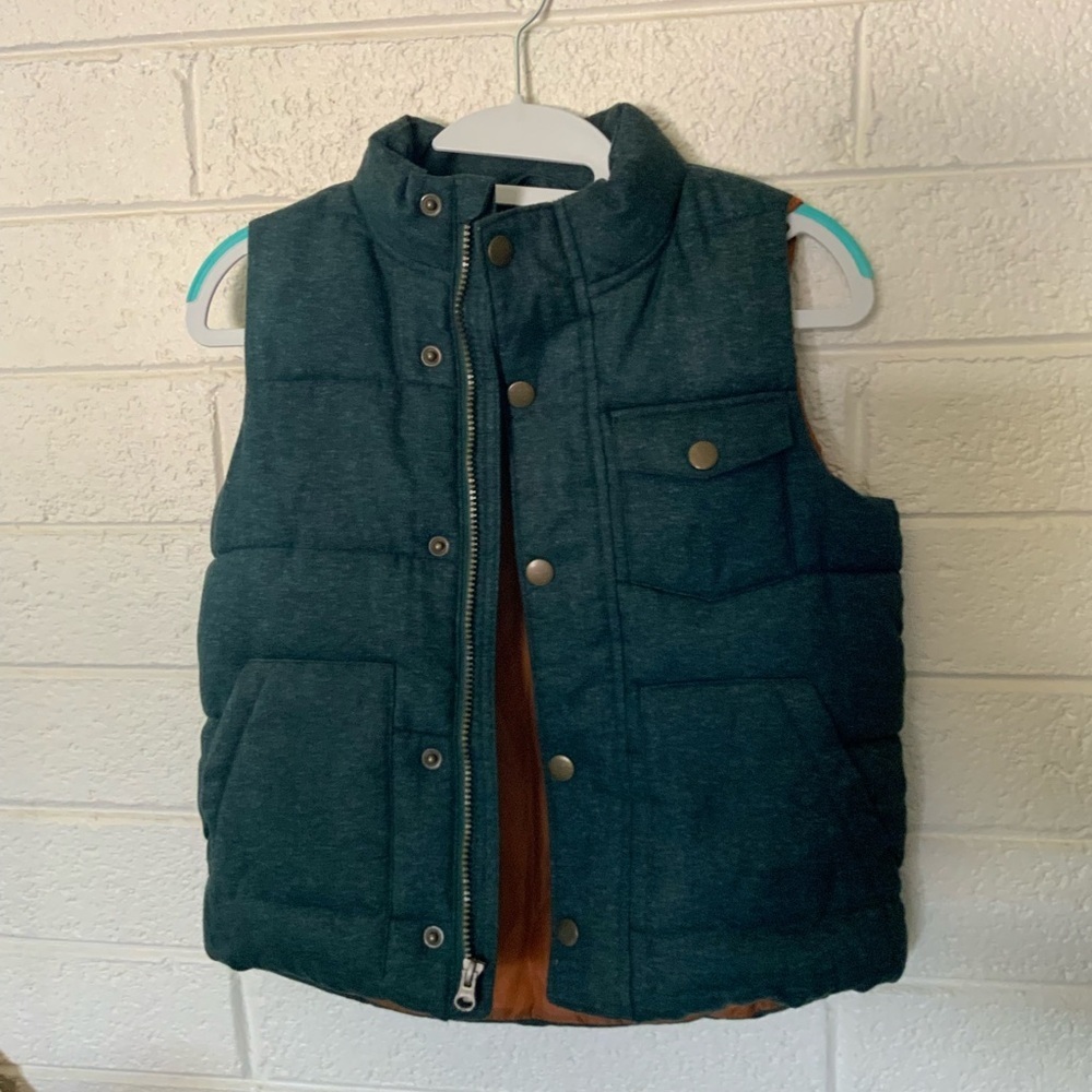 Boys Old Navy dark emerald Green puffer vest size Small 6/7